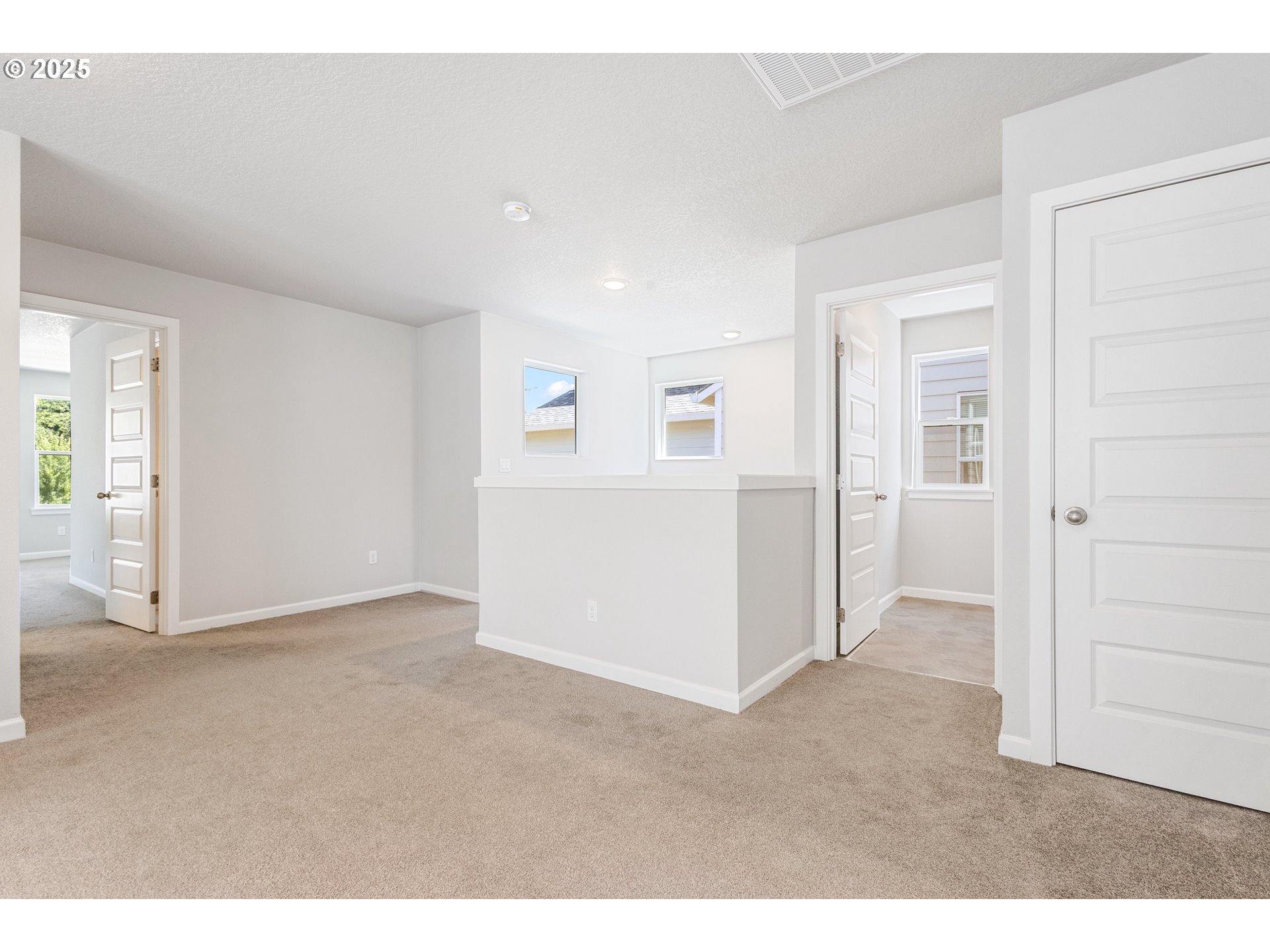 18600 Southwest Bluebird Lane Beaverton, OR 97003 - Photo 19 of 38 Hallway