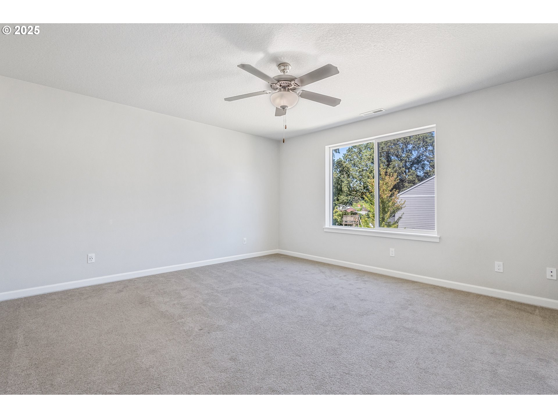 18600 Southwest Bluebird Lane Beaverton, OR 97003 - Photo 29 of 38 Owner's Suite Bedroom