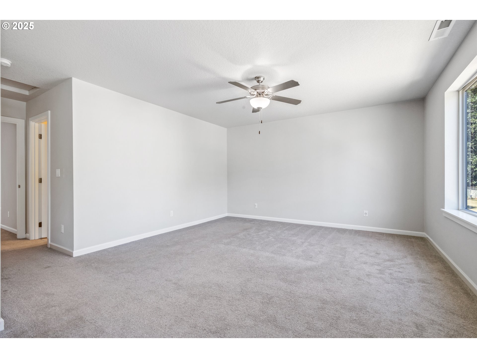 18600 Southwest Bluebird Lane Beaverton, OR 97003 - Photo 30 of 38 Owner's Suite Bedroom