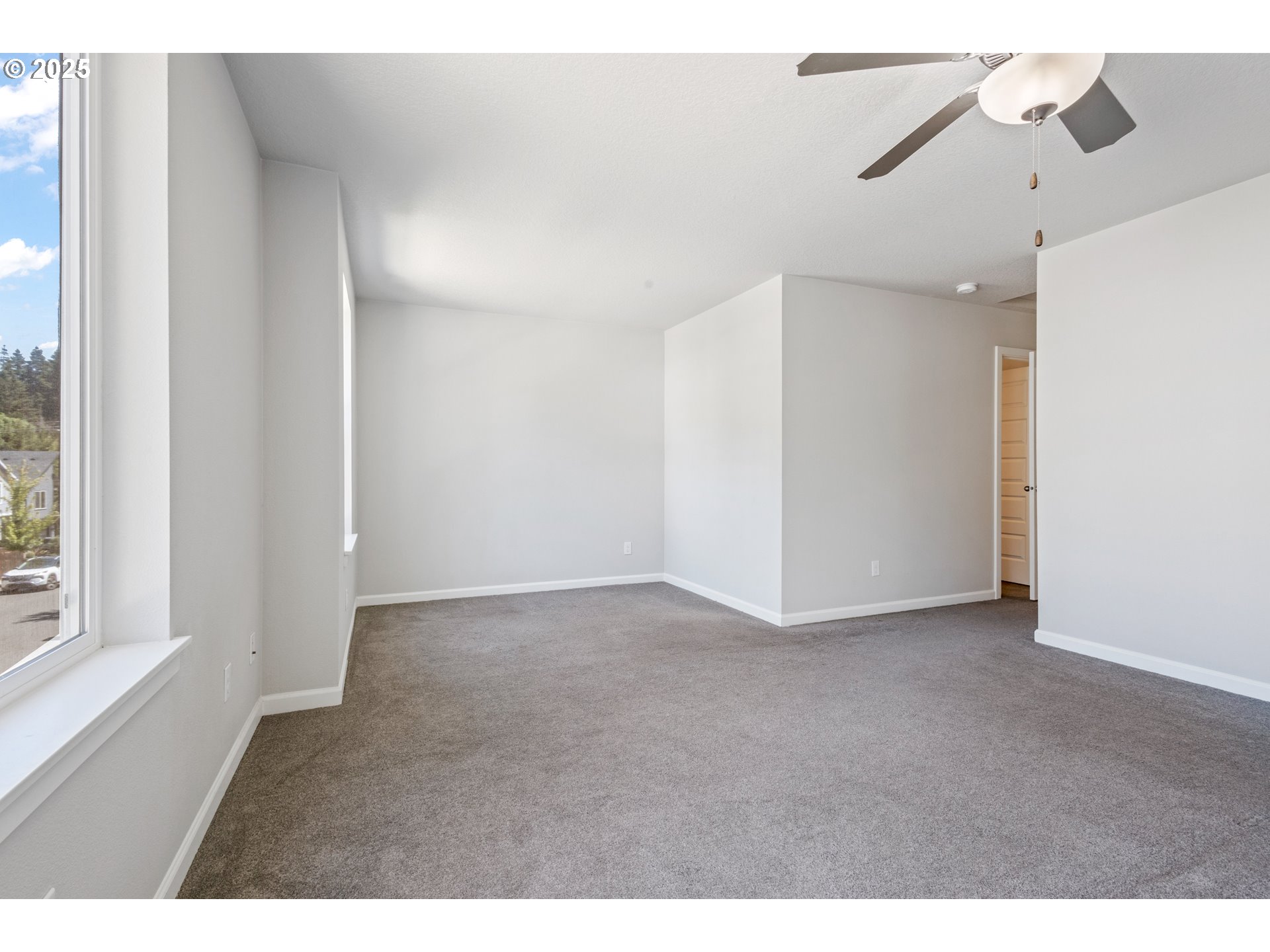 18600 Southwest Bluebird Lane Beaverton, OR 97003 - Photo 31 of 38 Owner's Suite Bedroom