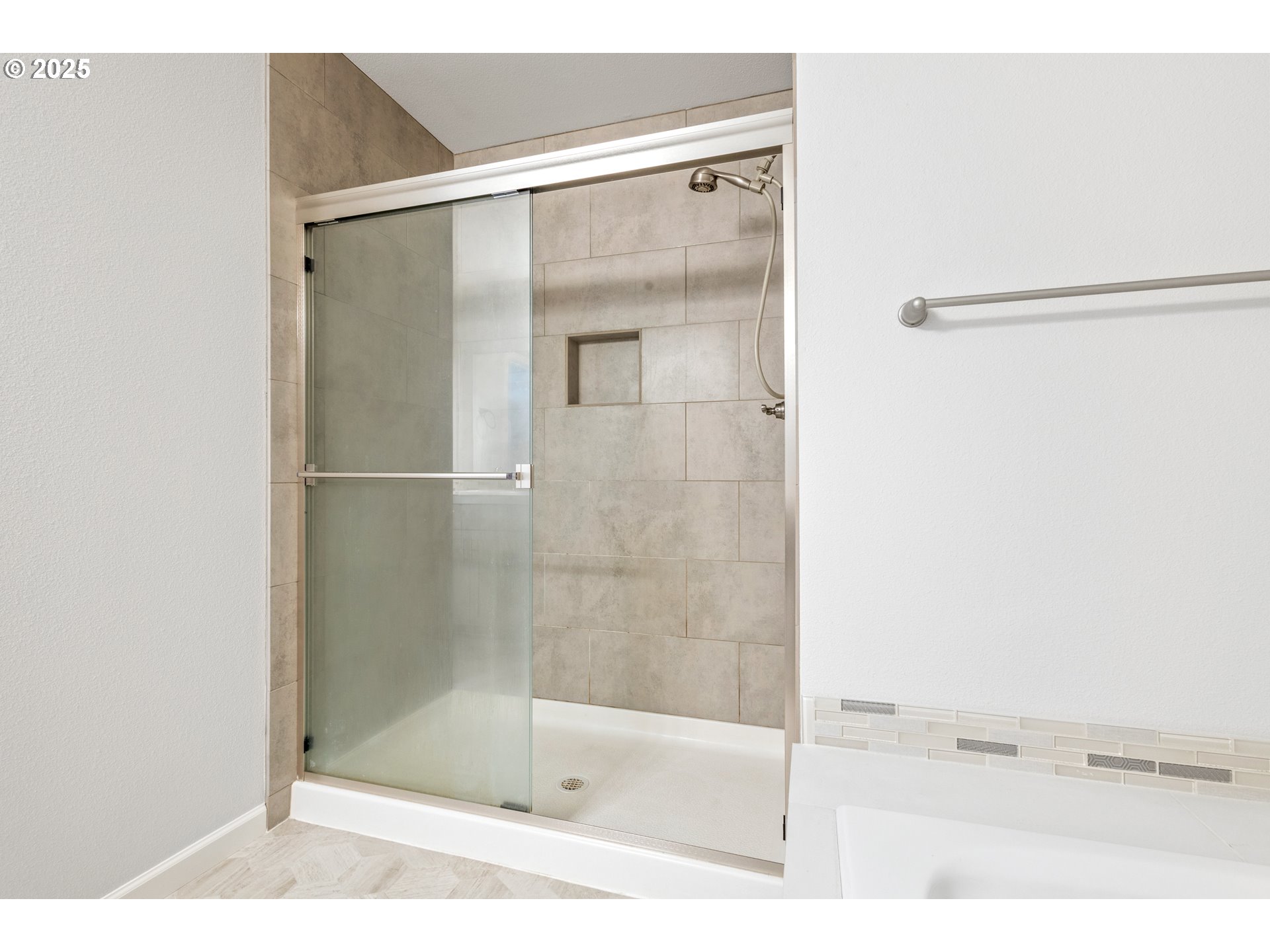 18600 Southwest Bluebird Lane Beaverton, OR 97003 - Photo 33 of 38 Owner's Suite Bathroom