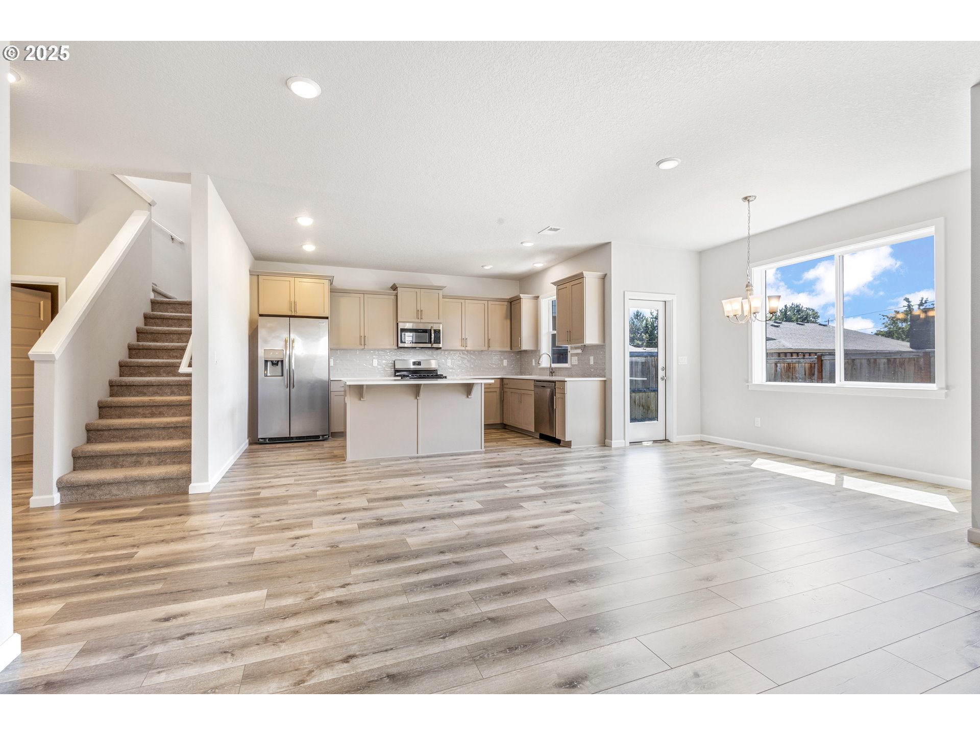 18600 Southwest Bluebird Lane Beaverton, OR 97003 - Photo 5 of 38