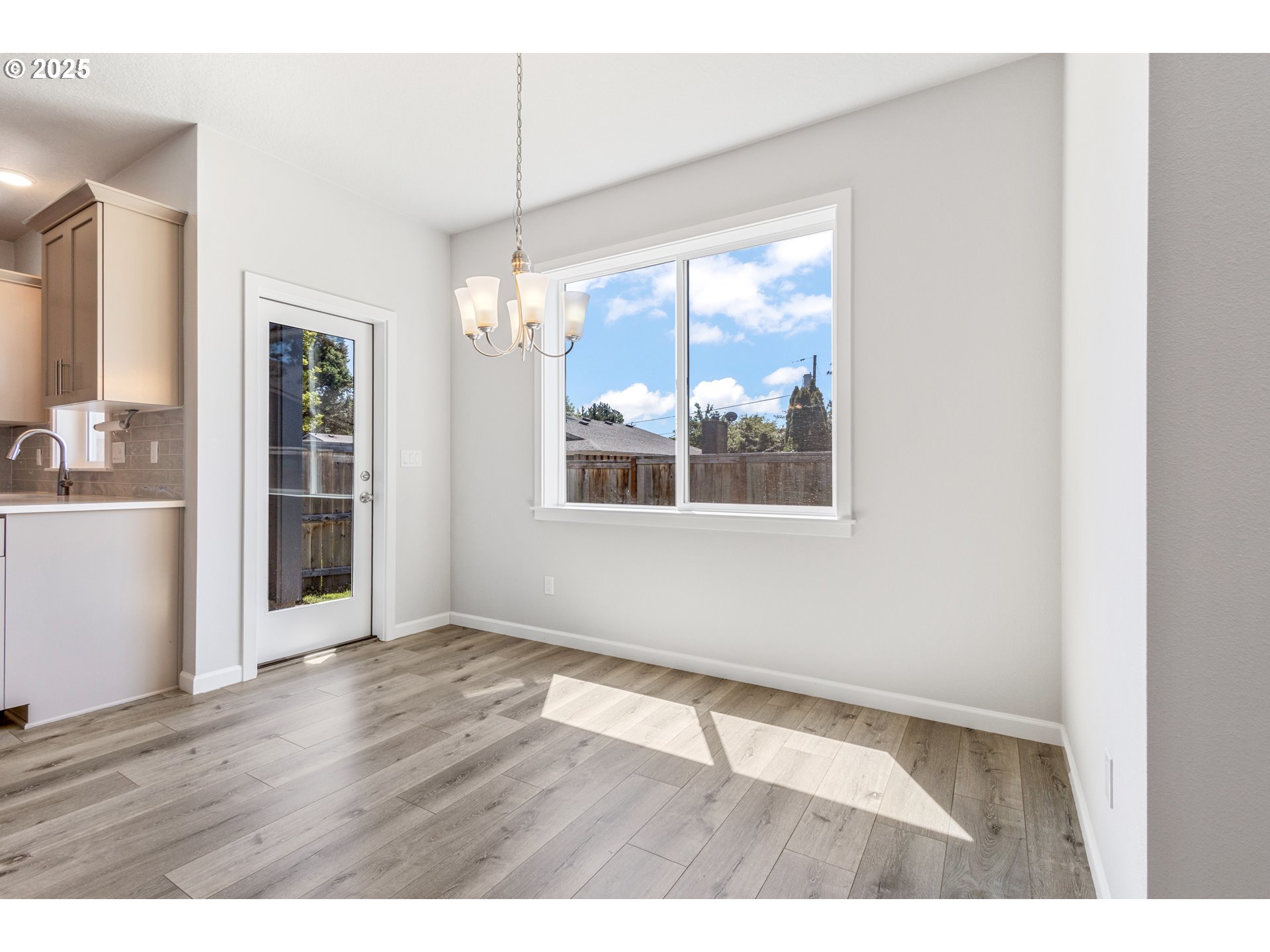 18600 Southwest Bluebird Lane Beaverton, OR 97003 - Photo 7 of 38 Dining Area