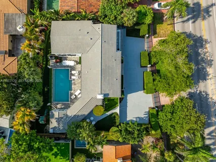 $6,799,000 | 2887 Pine Tree Drive, Miami Beach, FL 33140