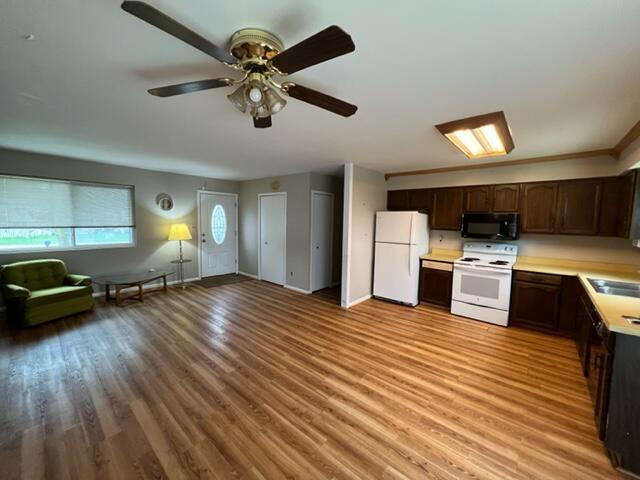 548 Robinson Road Jackson, MI 49203 - Photo 2 of 24 IMG_1570