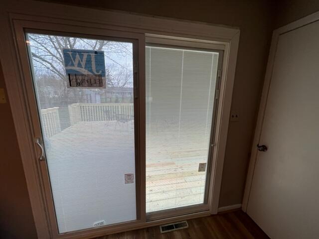 548 Robinson Road Jackson, MI 49203 - Photo 4 of 24 IMG_1552
