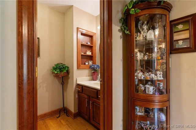 $399,999 | 1 Captains Court, New Albany, IN 47150