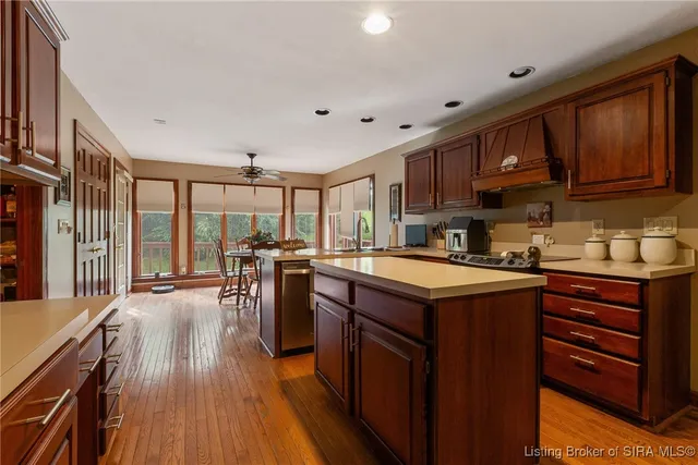 $399,999 | 1 Captains Court, New Albany, IN 47150