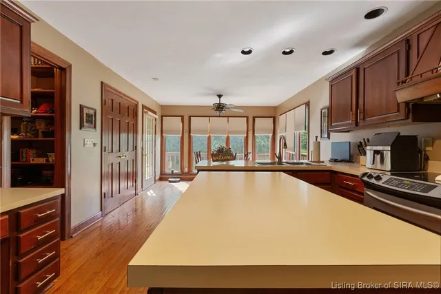 $399,999 | 1 Captains Court, New Albany, IN 47150