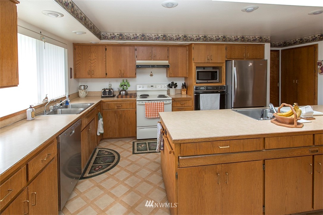 92 Williamson Road Sequim, WA 98382 - Photo 2 of 19