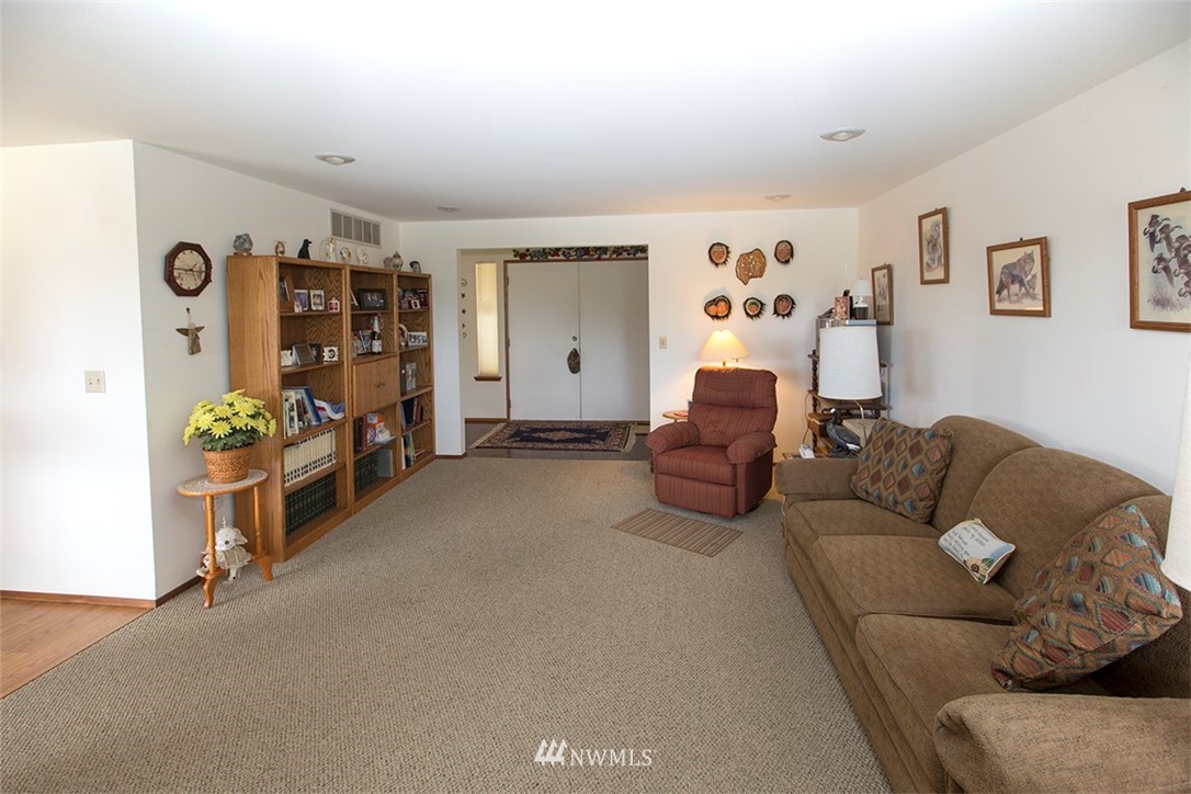 92 Williamson Road Sequim, WA 98382 - Photo 3 of 19
