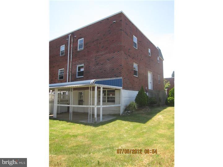 11817 Dumont Road Philadelphia, PA 19116 - Photo 2 of 12 Exterior Back