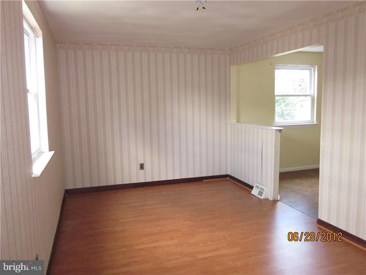 11817 Dumont Road Philadelphia, PA 19116 - Photo 5 of 12 Dining Room