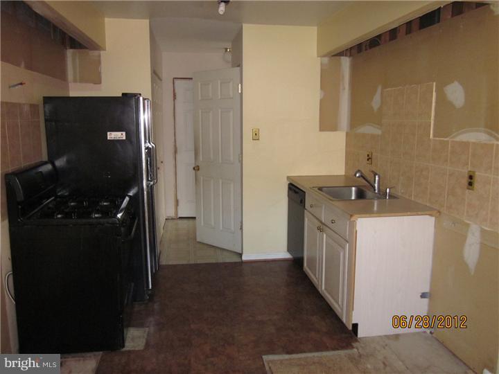 11817 Dumont Road Philadelphia, PA 19116 - Photo 6 of 12 Kitchen