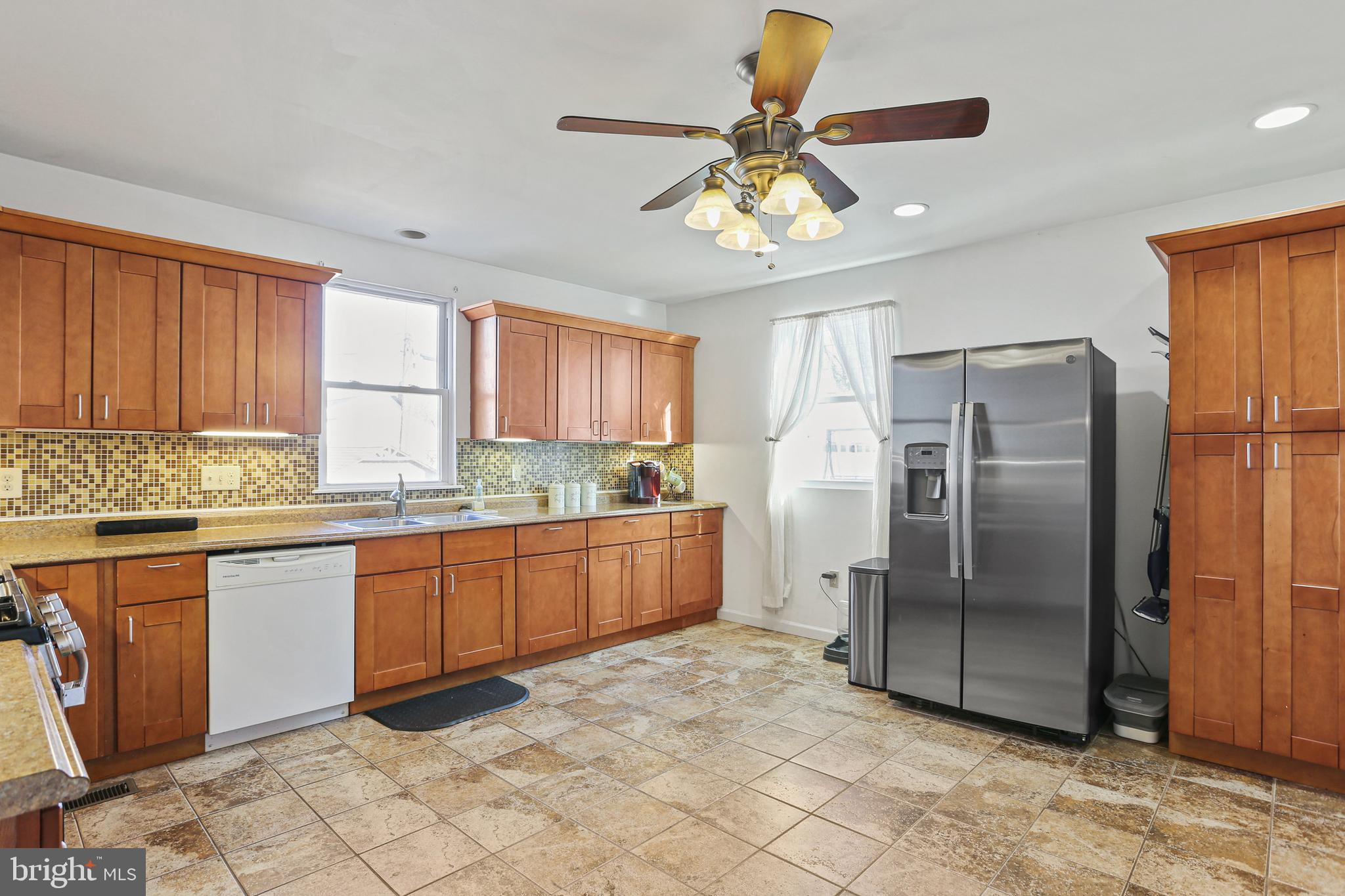5509 Heatherwood Road Halethorpe, MD 21227 - Photo 8 of 34 Gourmet Kitchen w/Granite Counters