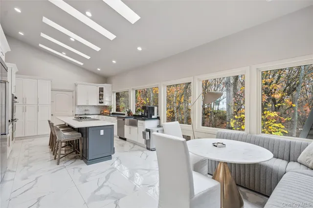 $2,475,000 | 40 West View Drive, Oyster Bay, NY 11771