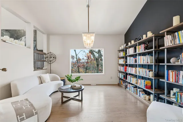 $2,475,000 | 40 West View Drive, Oyster Bay, NY 11771