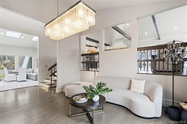 $2,475,000 | 40 West View Drive, Oyster Bay, NY 11771