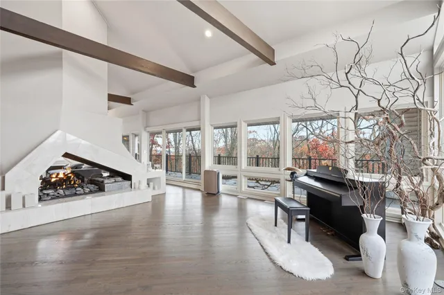 $2,475,000 | 40 West View Drive, Oyster Bay, NY 11771