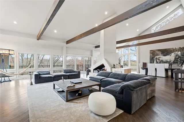 $2,475,000 | 40 West View Drive, Oyster Bay, NY 11771