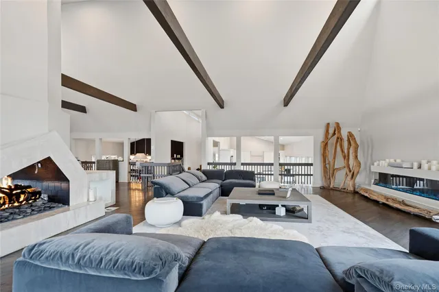 $2,475,000 | 40 West View Drive, Oyster Bay, NY 11771