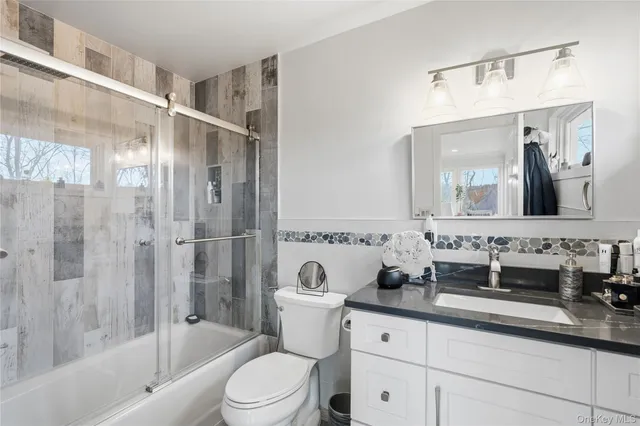 $2,475,000 | 40 West View Drive, Oyster Bay, NY 11771