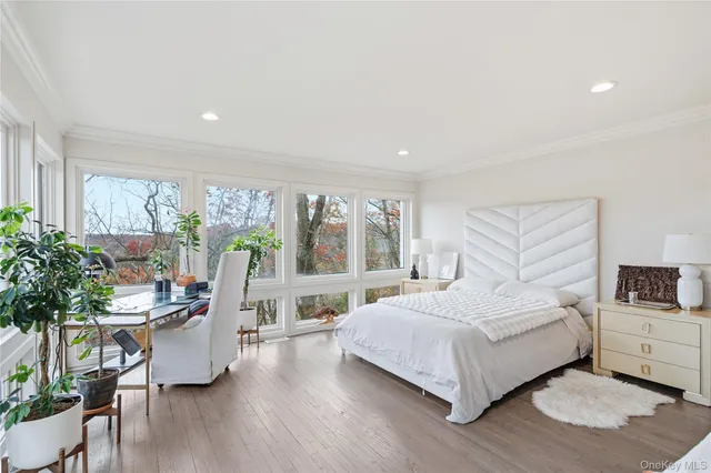 $2,475,000 | 40 West View Drive, Oyster Bay, NY 11771