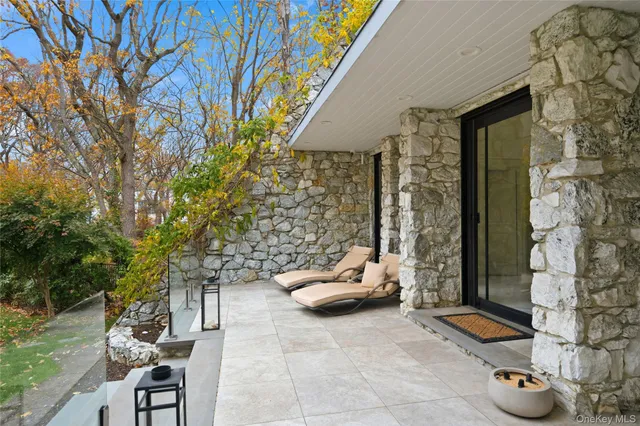 $2,475,000 | 40 West View Drive, Oyster Bay, NY 11771