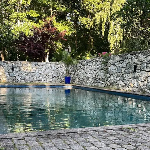 $2,475,000 | 40 West View Drive, Oyster Bay, NY 11771