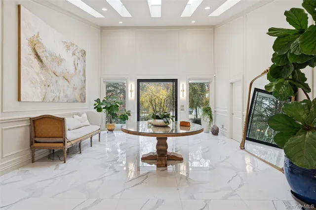 $2,475,000 | 40 West View Drive, Oyster Bay, NY 11771