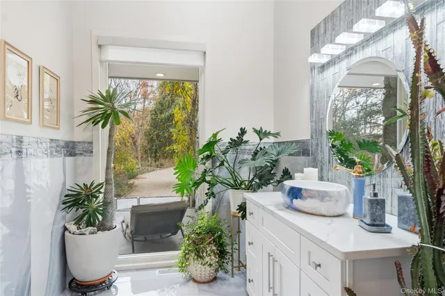 $2,475,000 | 40 West View Drive, Oyster Bay, NY 11771