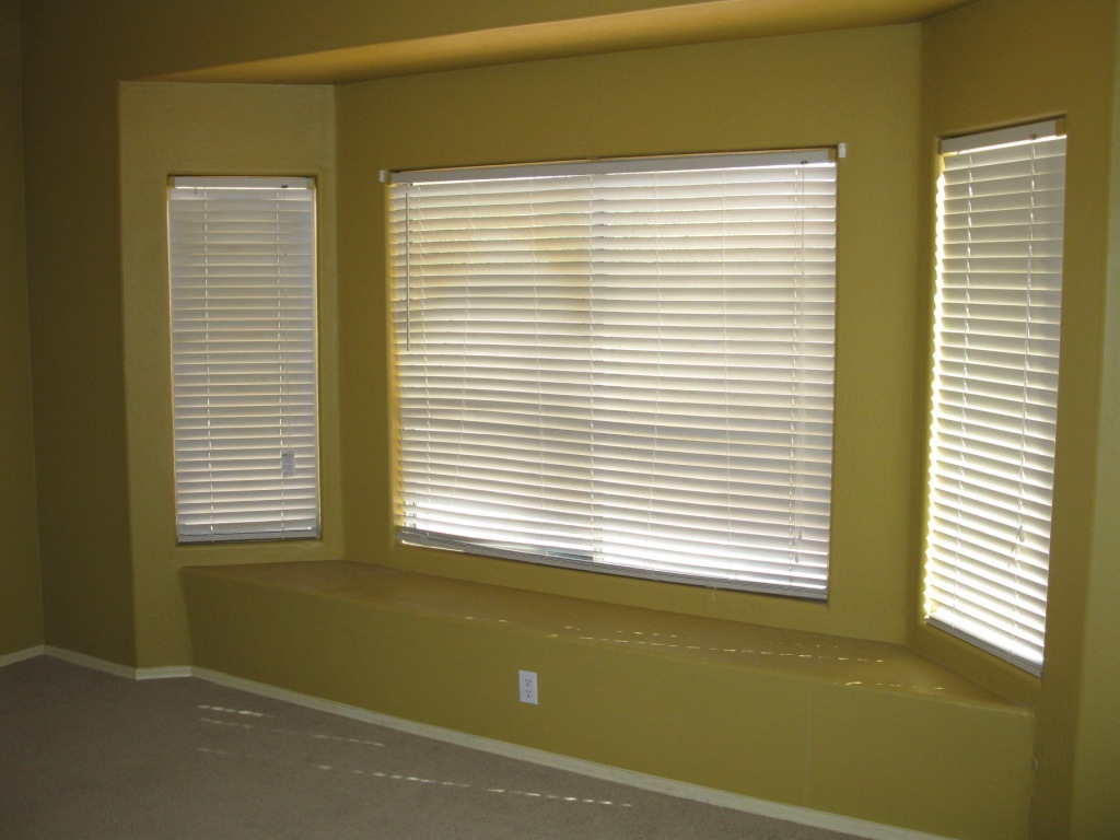 2303 West Darrel Road Phoenix, AZ 85041 - Photo 12 of 18 Master Bedroom Window Seat