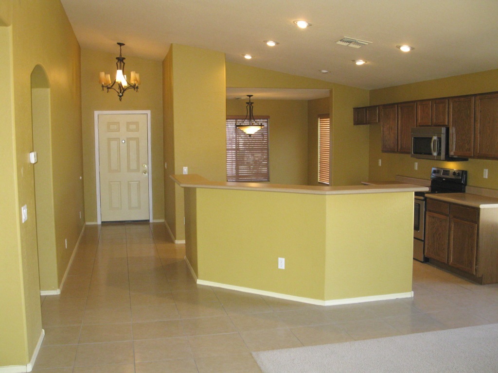 2303 West Darrel Road Phoenix, AZ 85041 - Photo 4 of 18 Entry View