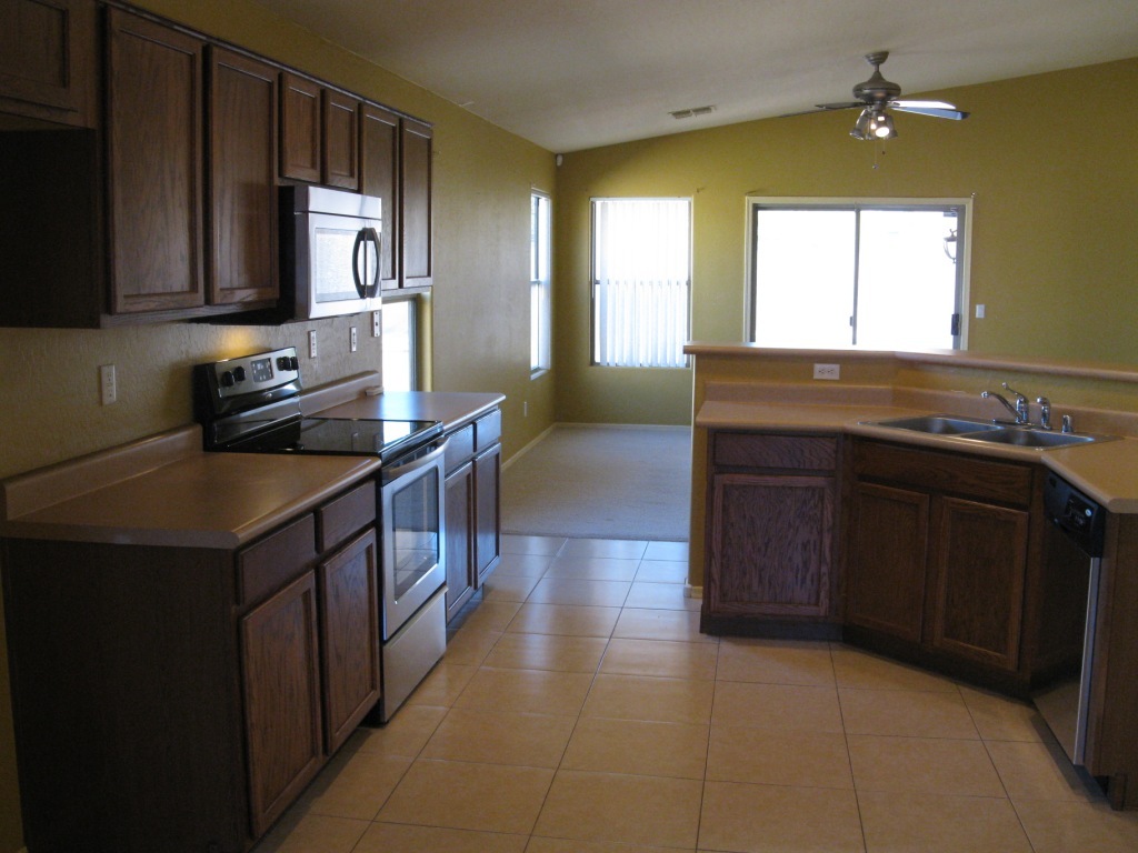 2303 West Darrel Road Phoenix, AZ 85041 - Photo 5 of 18 Kitchen