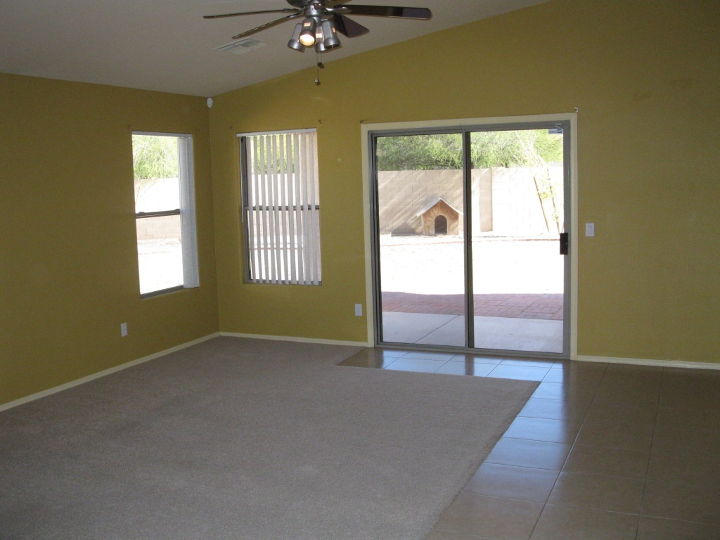 2303 West Darrel Road Phoenix, AZ 85041 - Photo 9 of 18 Family Room