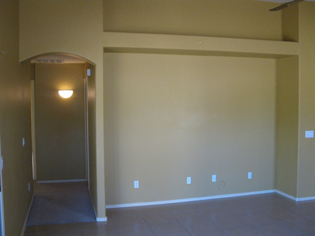 2303 West Darrel Road Phoenix, AZ 85041 - Photo 10 of 18 Entertainment Niche