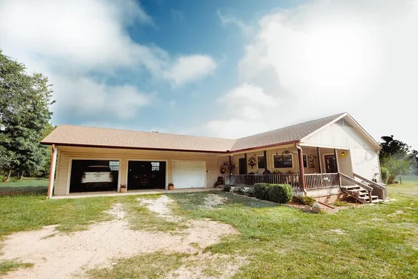 $460,000 | 1211 An Cr, Palestine, TX 75801