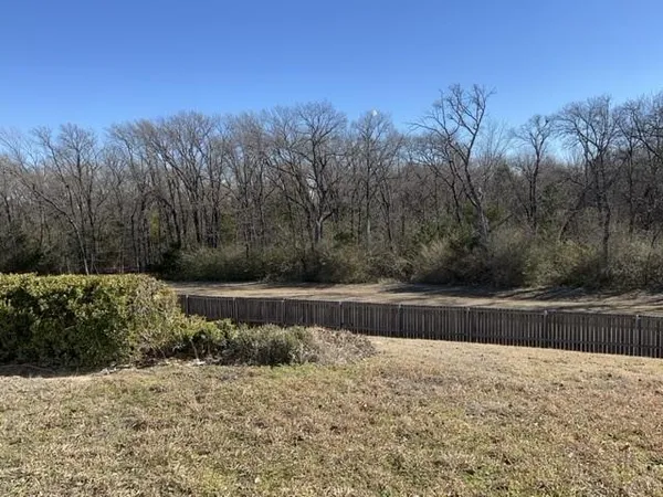 a house view with a outdoor space