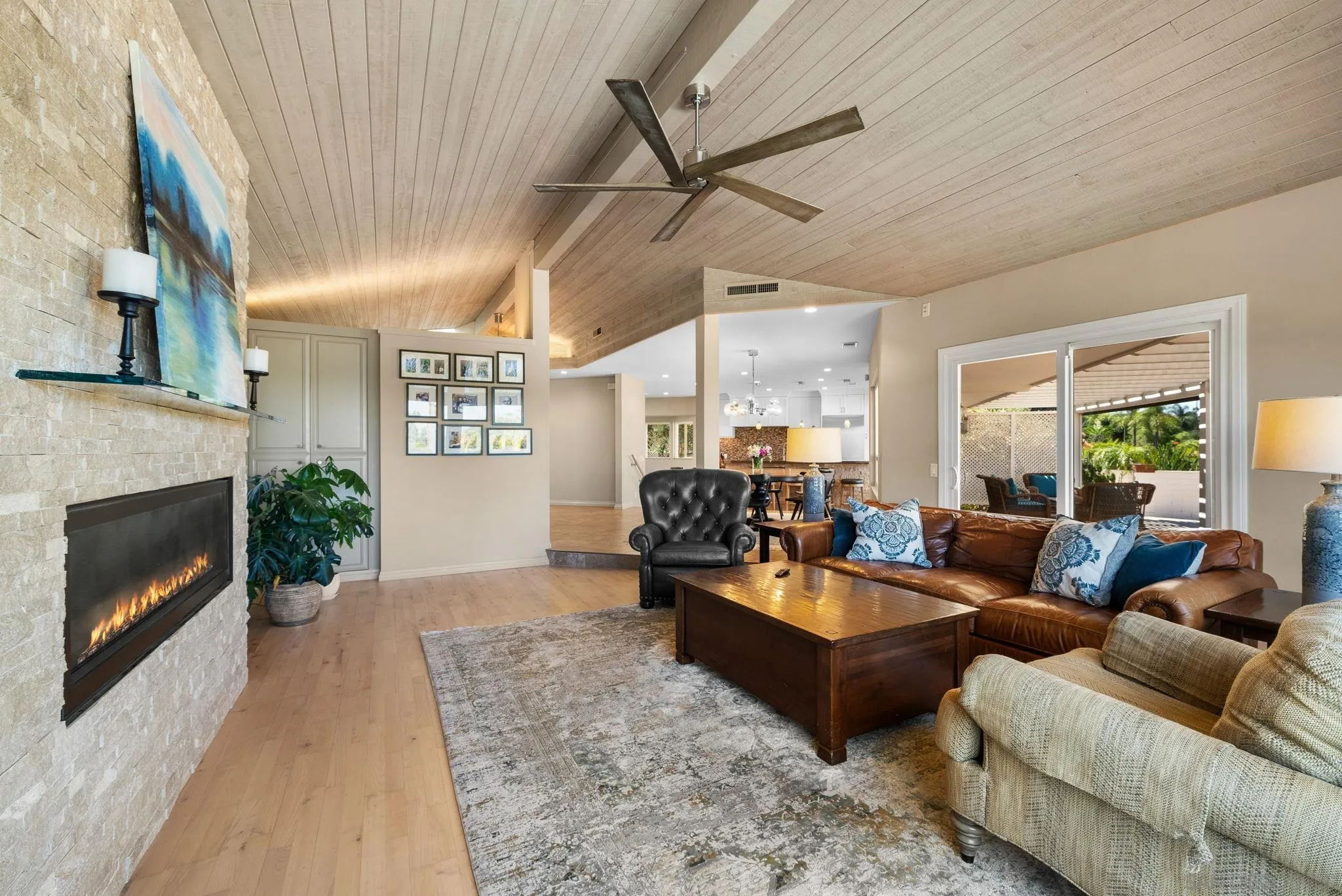 15925 Lime Grove Road Poway, CA 92064 - Photo 10 of 42 Den/Family/Great Room