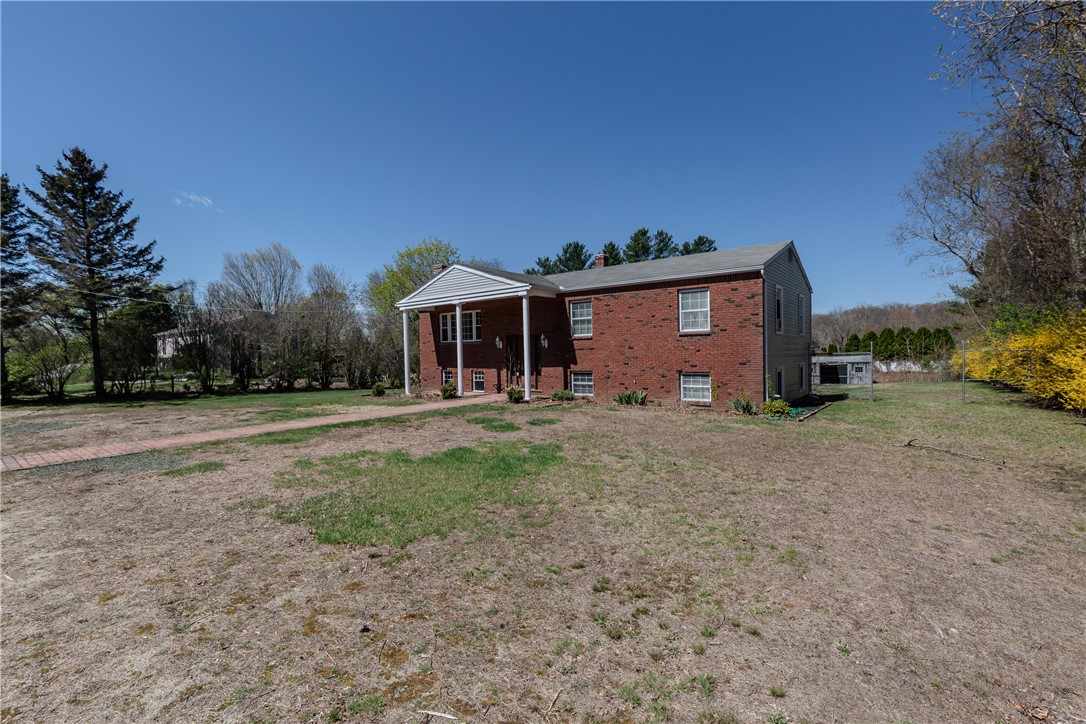 39 Francis Road Glocester, RI 02857 - Photo 4 of 50