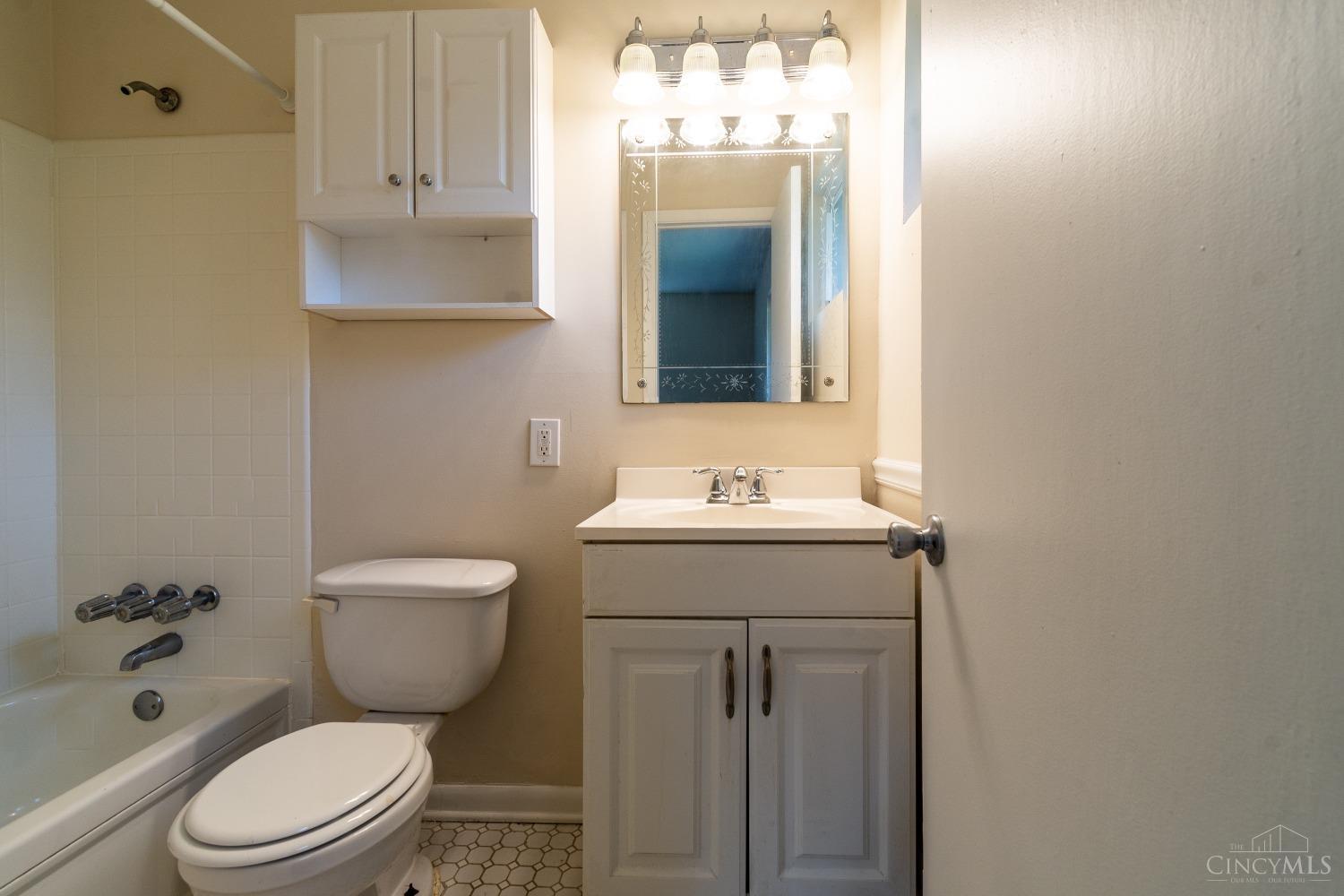 5844 Argus Road Cincinnati, OH 45224 - Photo 29 of 42 Gallery Image 29
