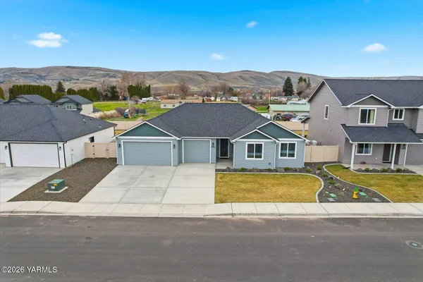 $485,000 | 5050 Woolsey Lane, Yakima, WA 98903