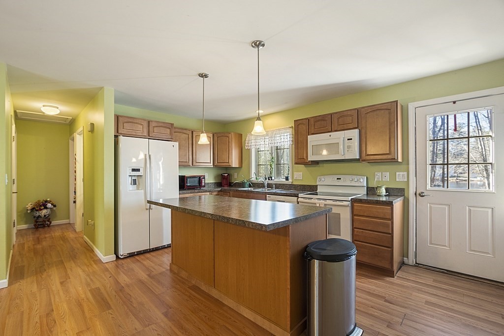9 Crescent Road Lunenburg, MA 01462 - Photo 20 of 39