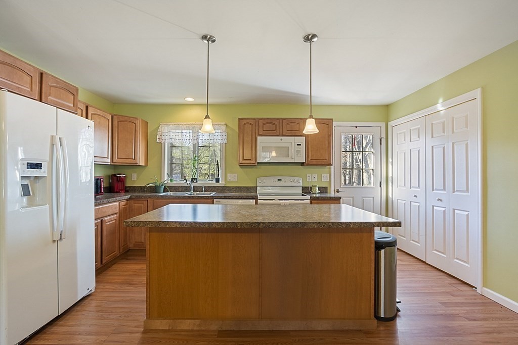 9 Crescent Road Lunenburg, MA 01462 - Photo 21 of 39