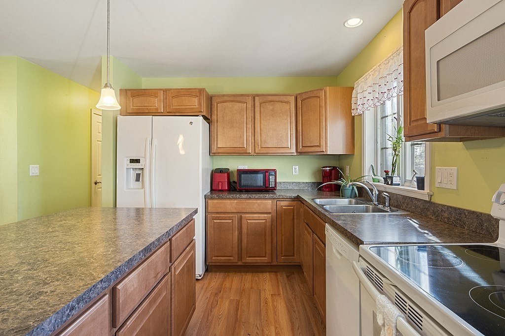 9 Crescent Road Lunenburg, MA 01462 - Photo 24 of 39