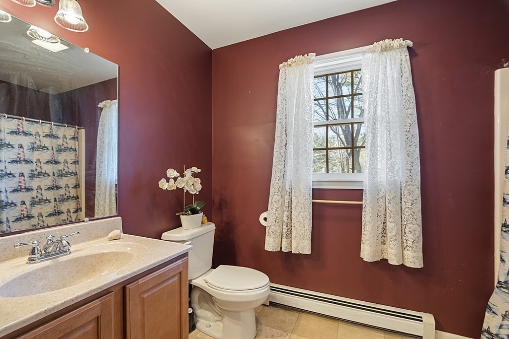 9 Crescent Road Lunenburg, MA 01462 - Photo 26 of 39