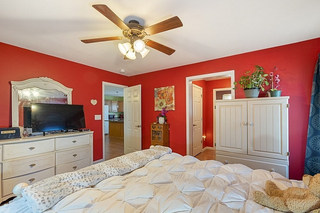 9 Crescent Road Lunenburg, MA 01462 - Photo 29 of 39