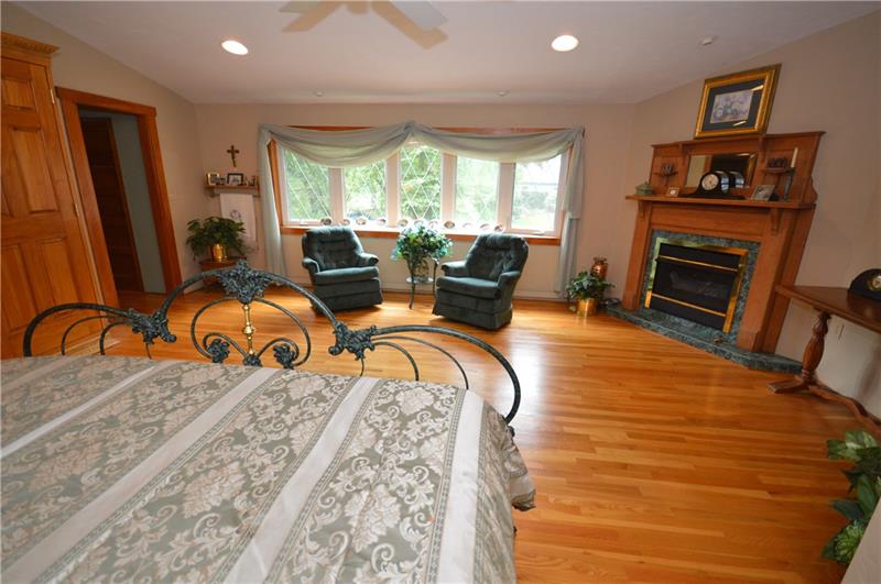 220 Darlington Road Pittsburgh, PA 15229 - Photo 11 of 25 another view of master bedroom.