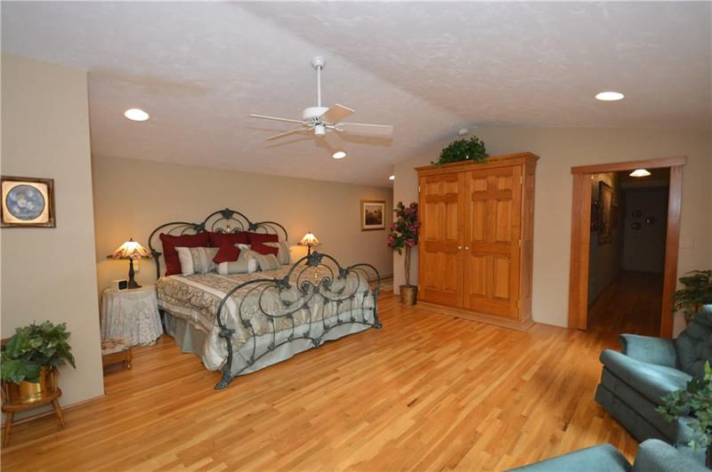 220 Darlington Road Pittsburgh, PA 15229 - Photo 10 of 25 huge master bedroom