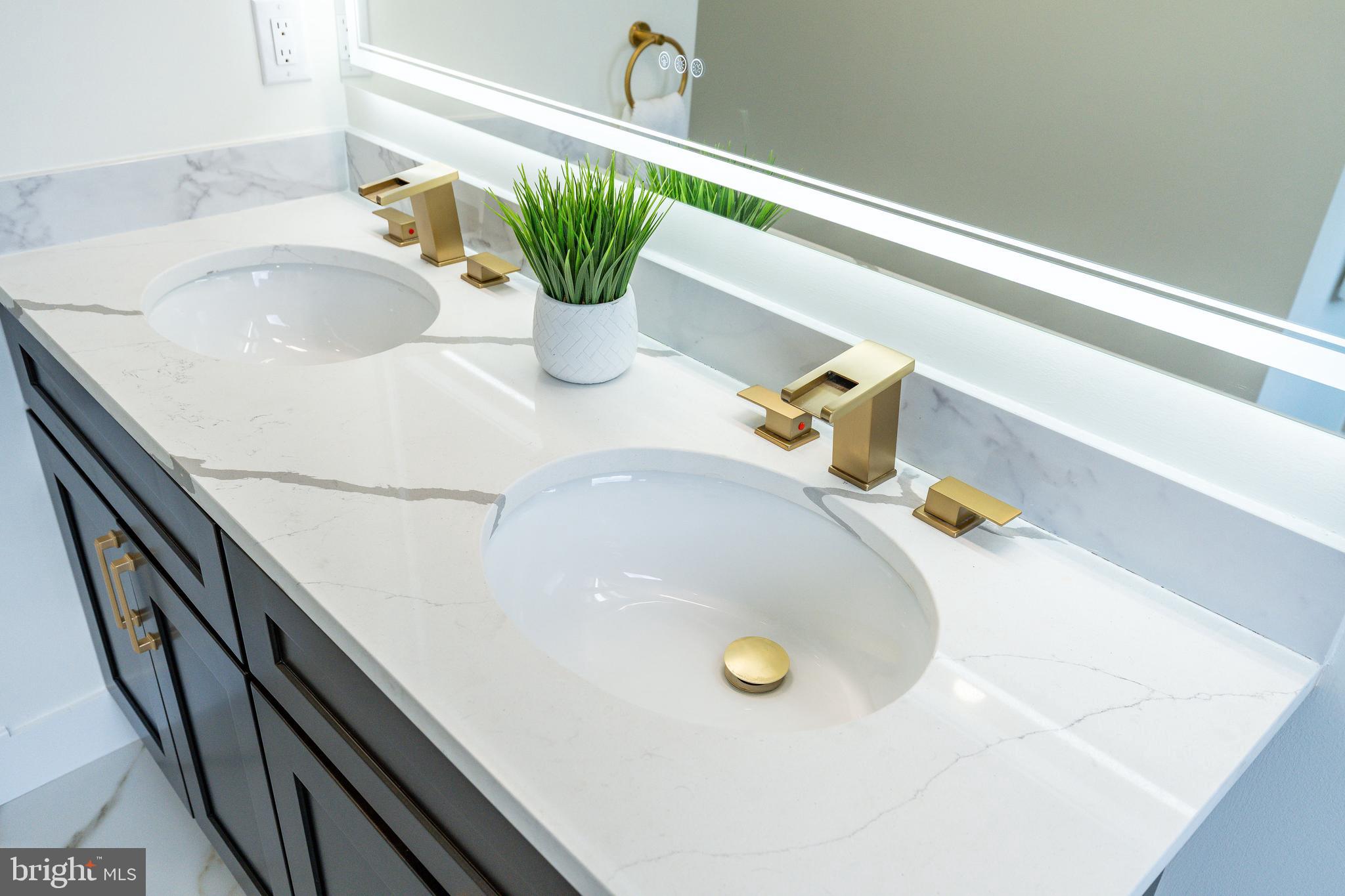 2510 Sepviva Street Philadelphia, PA 19125 - Photo 34 of 64